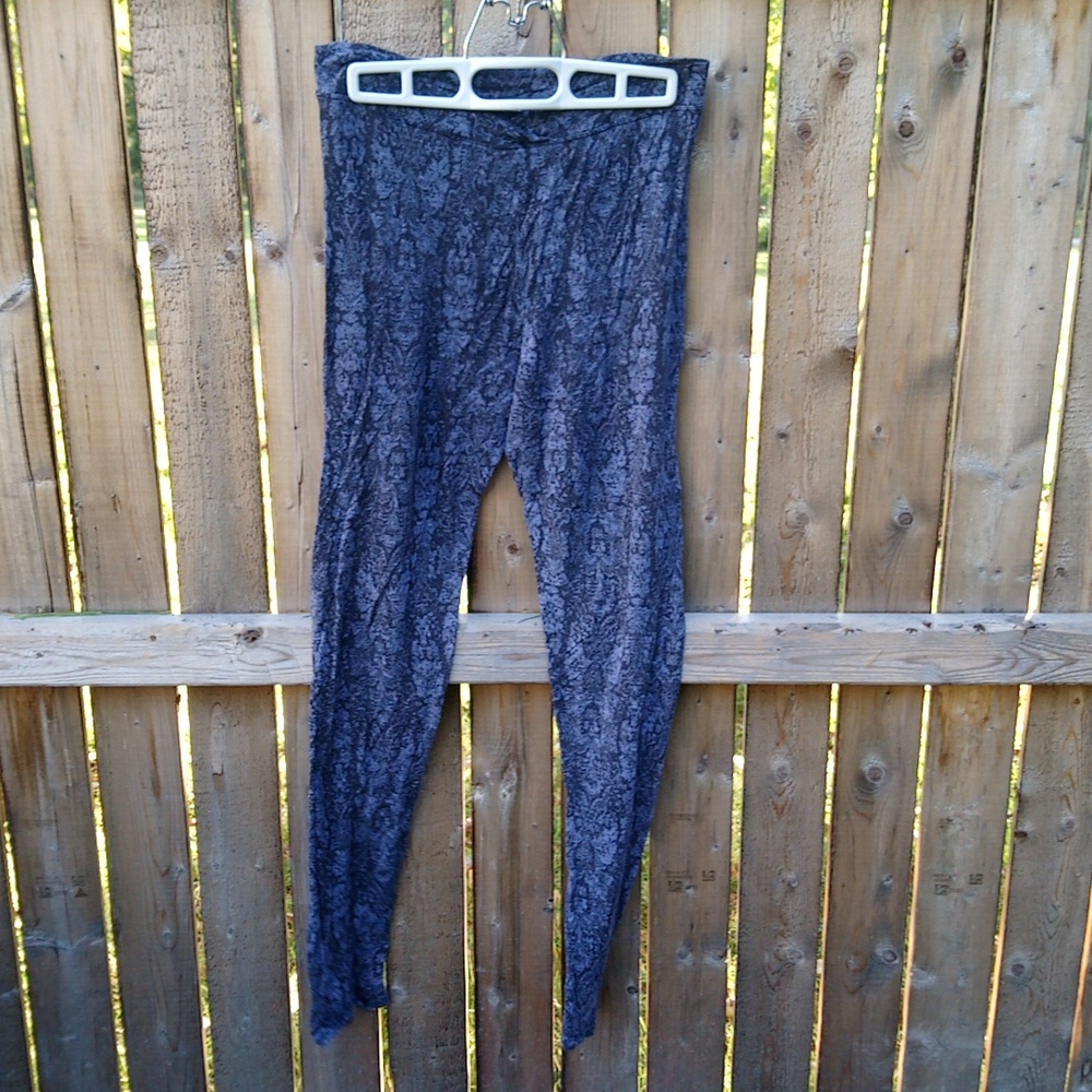 Cuddle Duds Patterned Lightweight Stretchy Soft C… - image 2